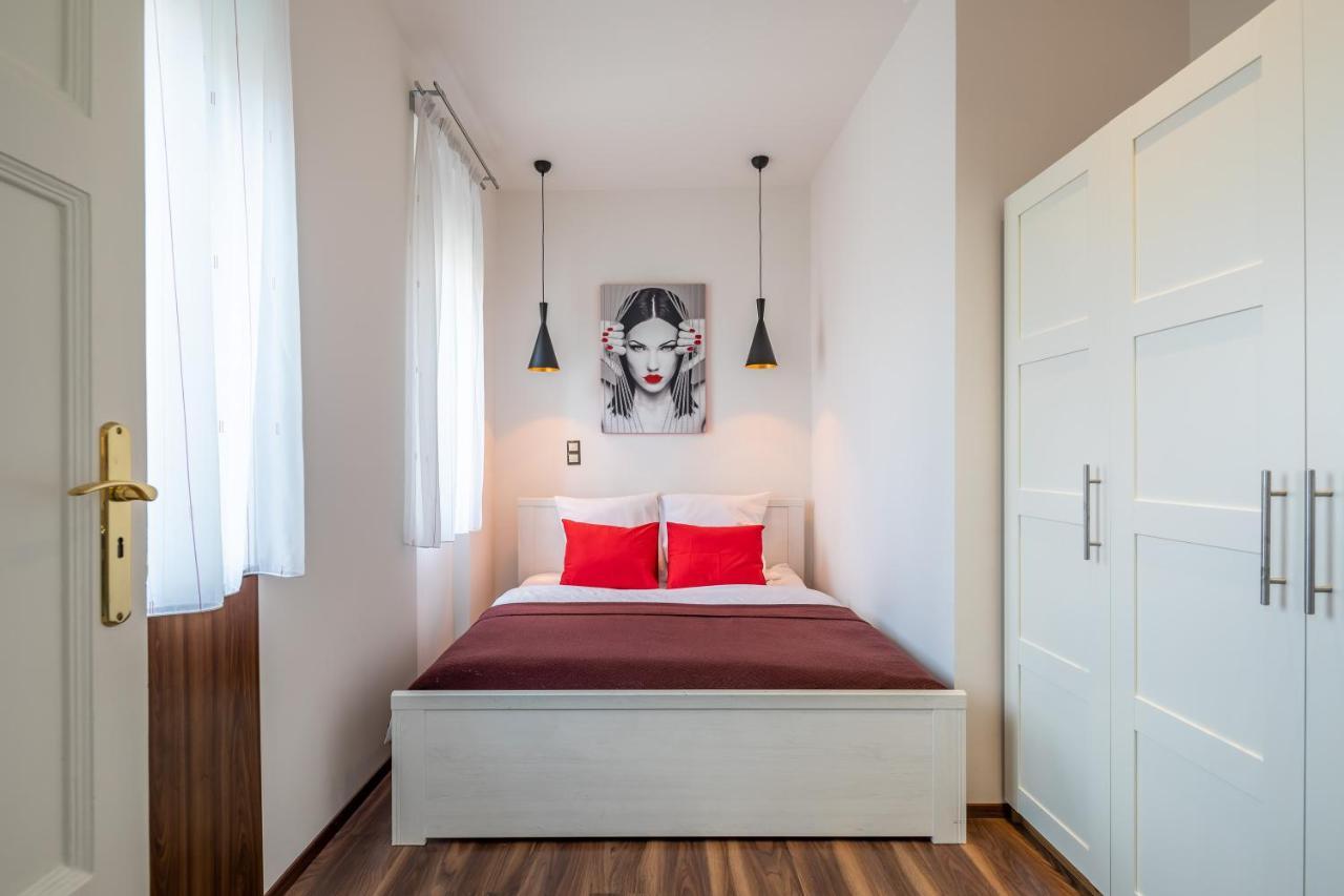 Two Bedroom In Jewish Quarter Apartament